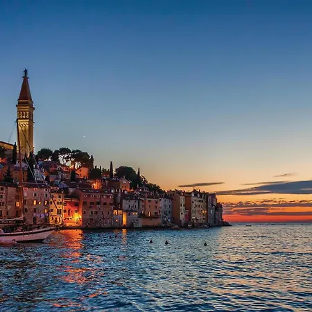 Amazing In With Kitchen Apartment Rovinj